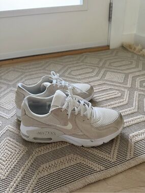 Women’s Nike Airmax